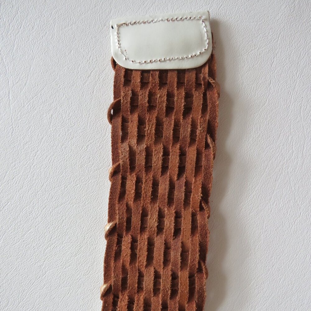 White Gold Basket Weave Front Closure Genuine Leather Oval Buckle Belt - Picture 6 of 11